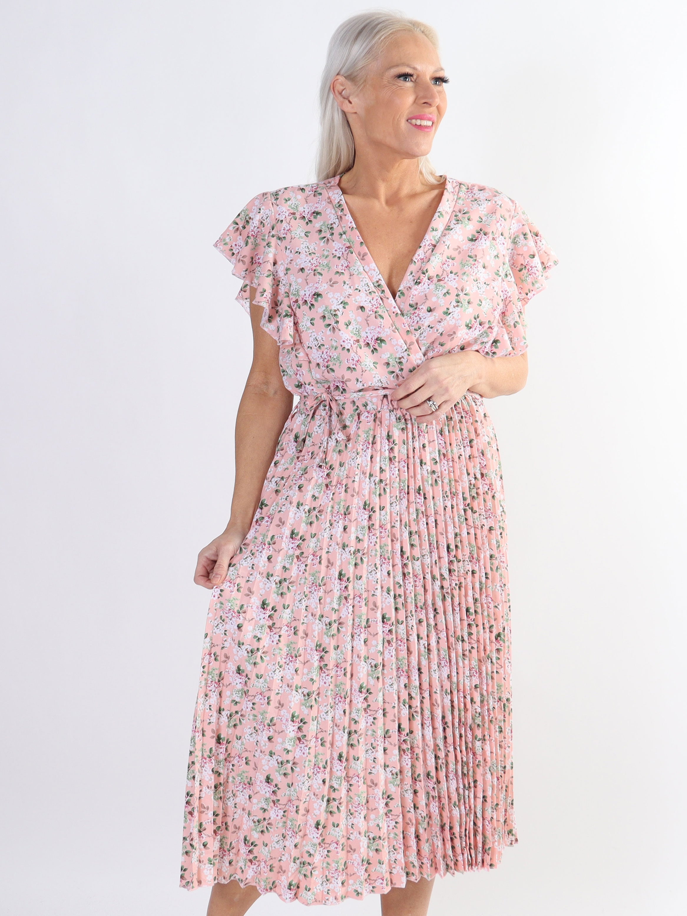 Callidora - Plus size-klänning med veck och volanger